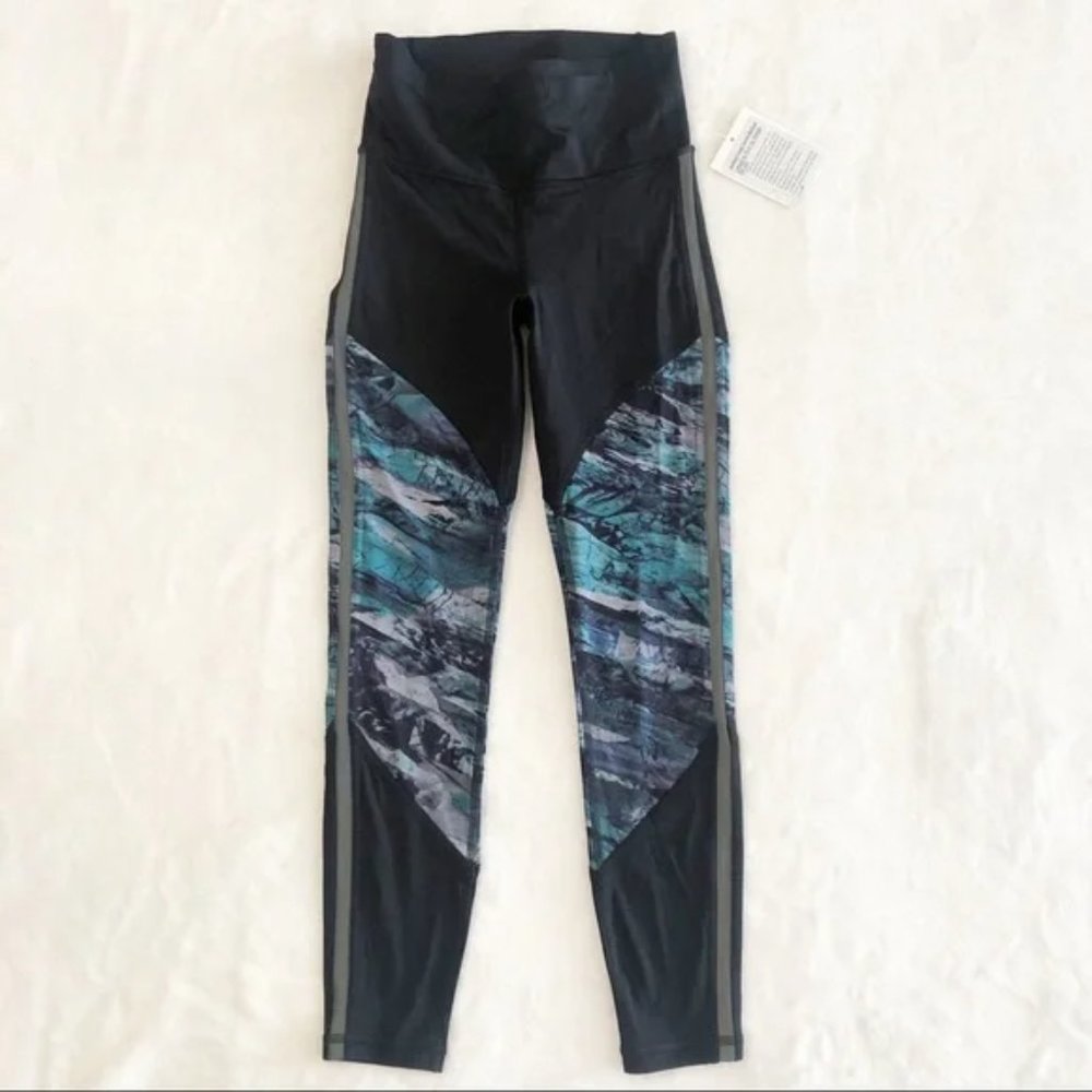 NWT Lululemon Run to Reset Tights 25", Black/Frozen Island Multi, Women's 4NWT